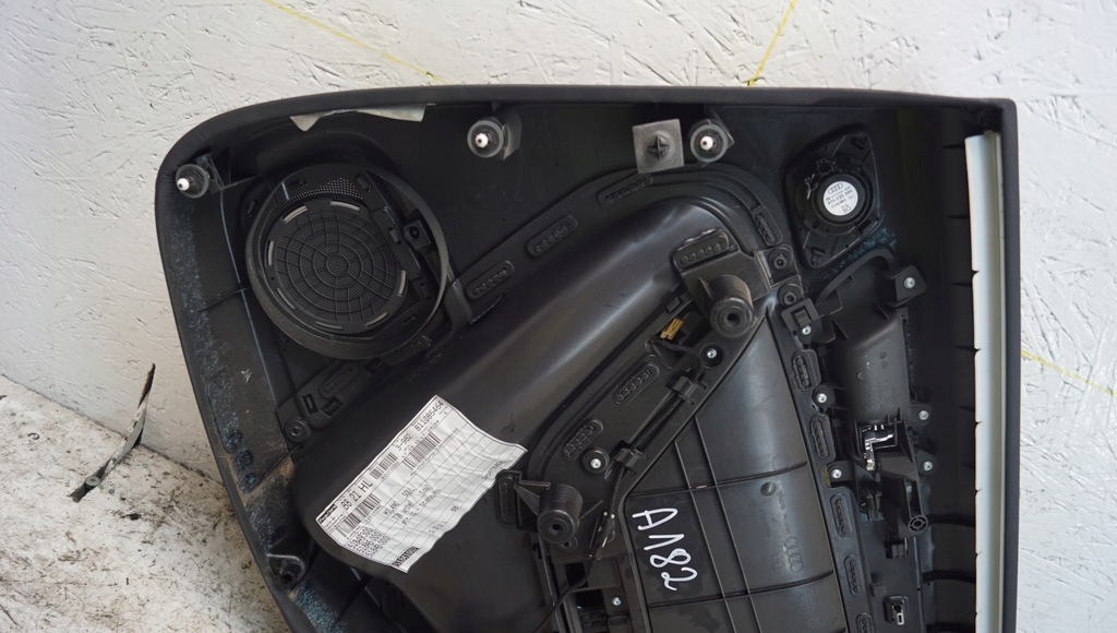 фото №12, Обивка дверь audi оригинальный номер 8t8867305