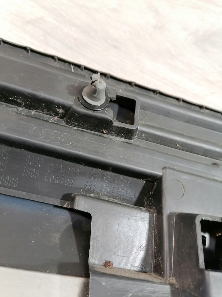 фото №12, Audi e-tron молдинг дверь левый перед 4ke853059a