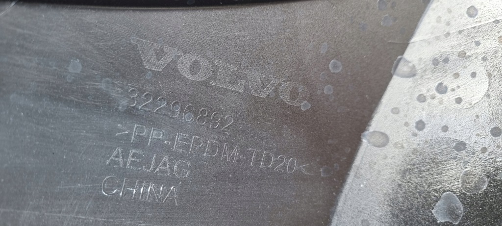 фото №14, Volvo xc60 ii lift 21- бампер перед оригінал a334