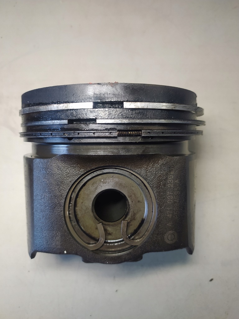 фото №1, Mercedes actros mp4 поршень a4710372301