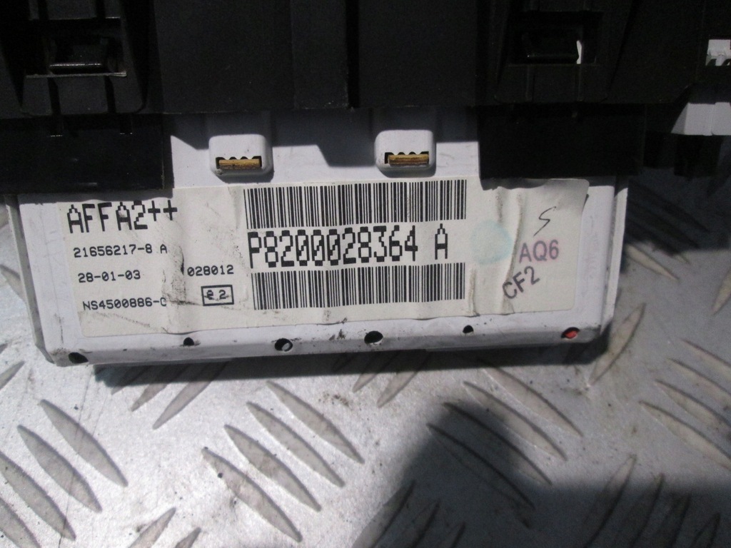 фото №4, Дисплей часы renault scenic i 8200028364a