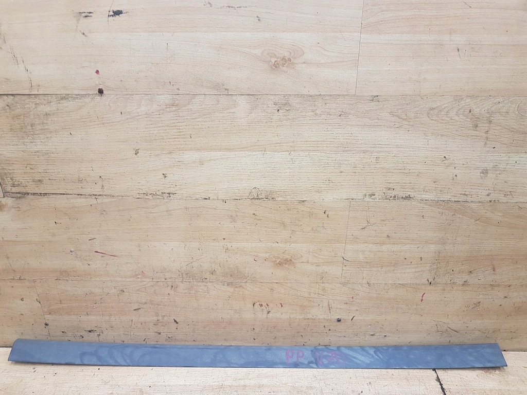 фото №1, Молдинг бічна двері перед права volvo v70 ii