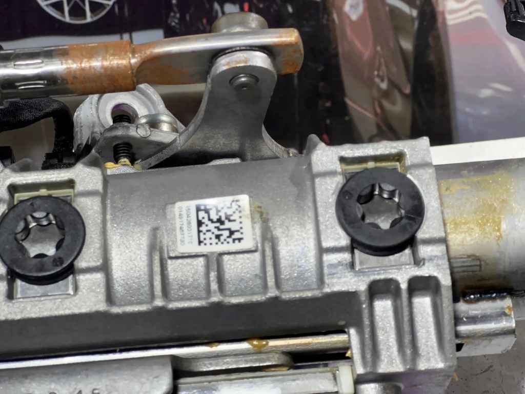 Bmw f15 f16 f85 f86 x5m50d x6m50d колонка рулевая шток 6868391 Недорого