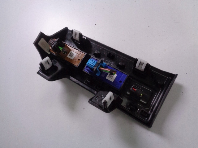 фото №4, Панель крышки задняя peugeot 3008 ii 2016-