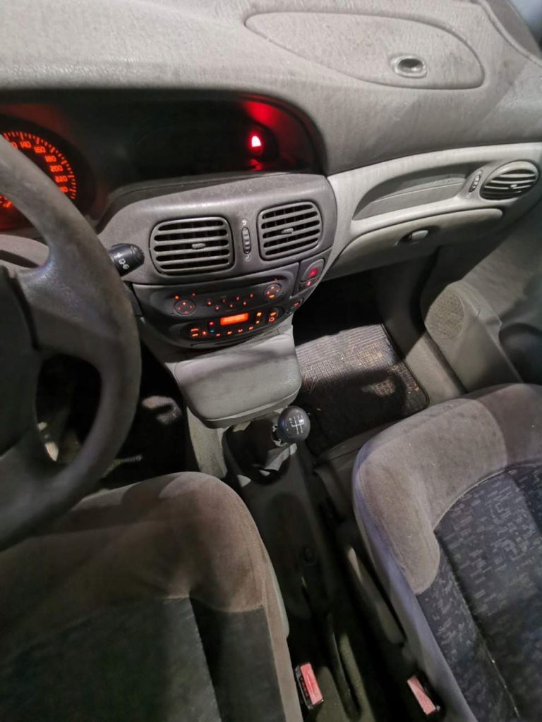 Renault scenic коробка предохранителей 2002 1.9l 7703397911 7703397911, 1096 с Разборки