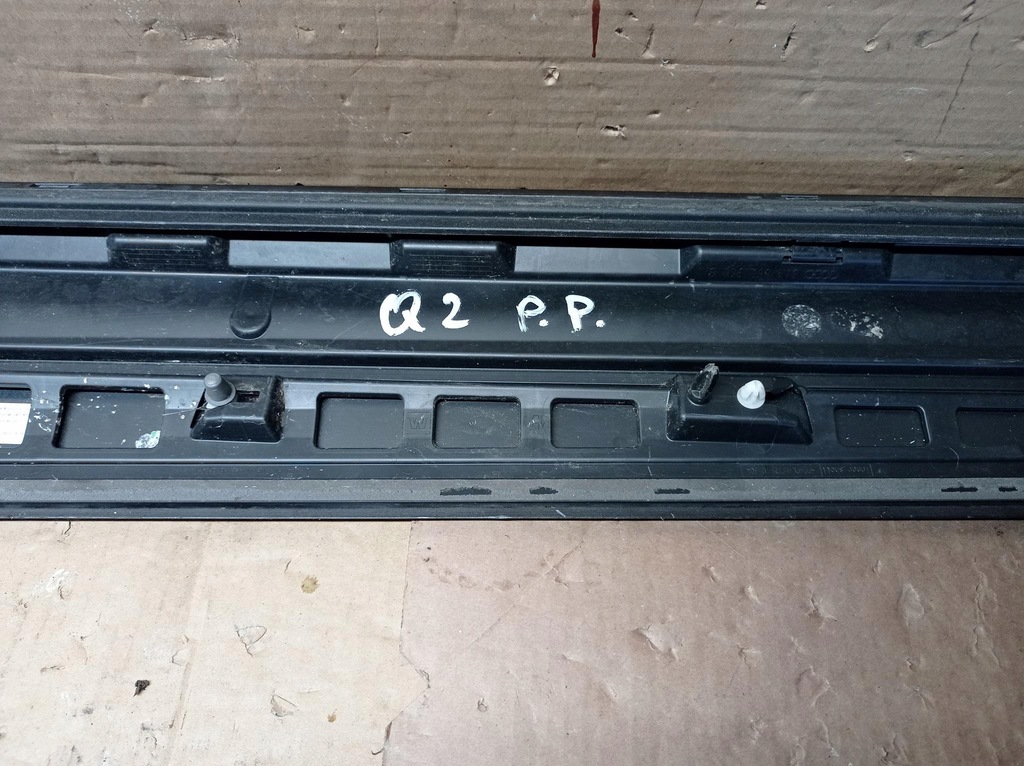 фото №8, Молдинг дверь правый перед audi q2