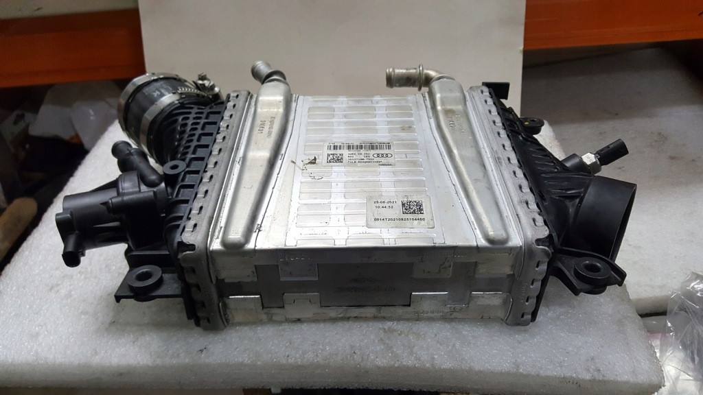 Радиатор интеркулер audi a4 b9 a5 a6 c8 a7 q5 059145803q демонтаж Киев