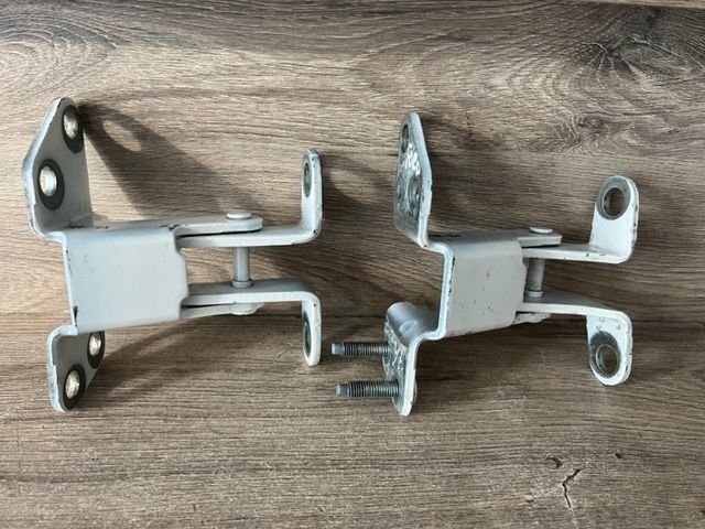 фото №1, Петли крышки задняя ford ecosport fn15n42982aa