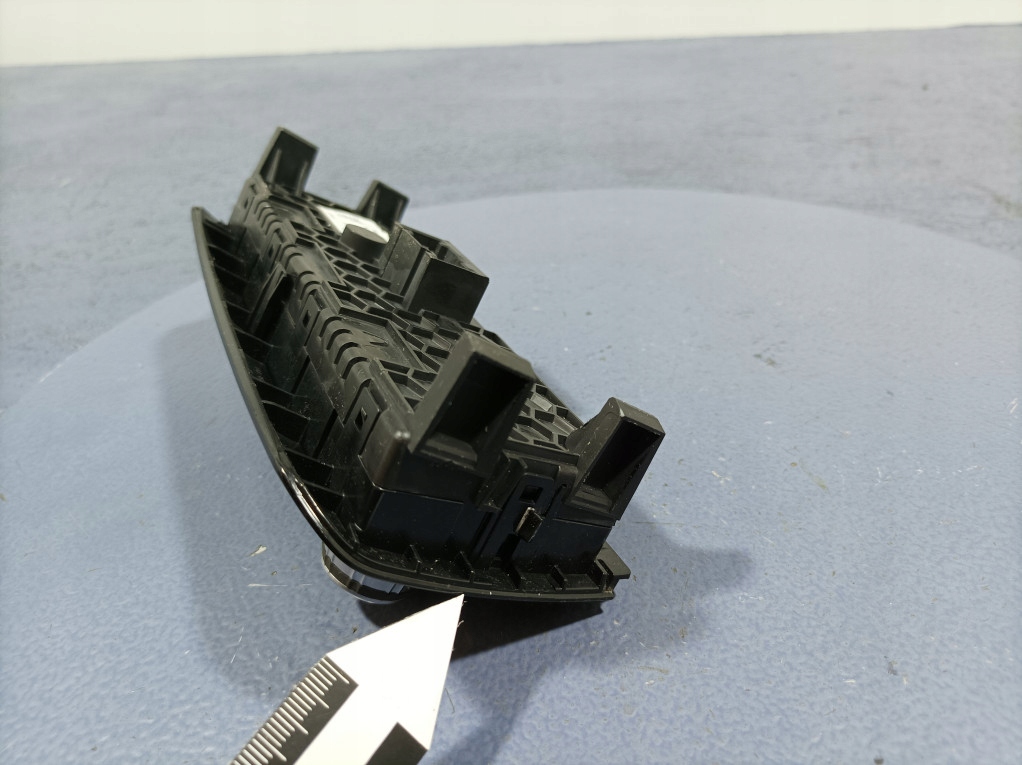 фото №6, Bmw 5 g30 g31 панель кондиционера обдув задняя 6834536