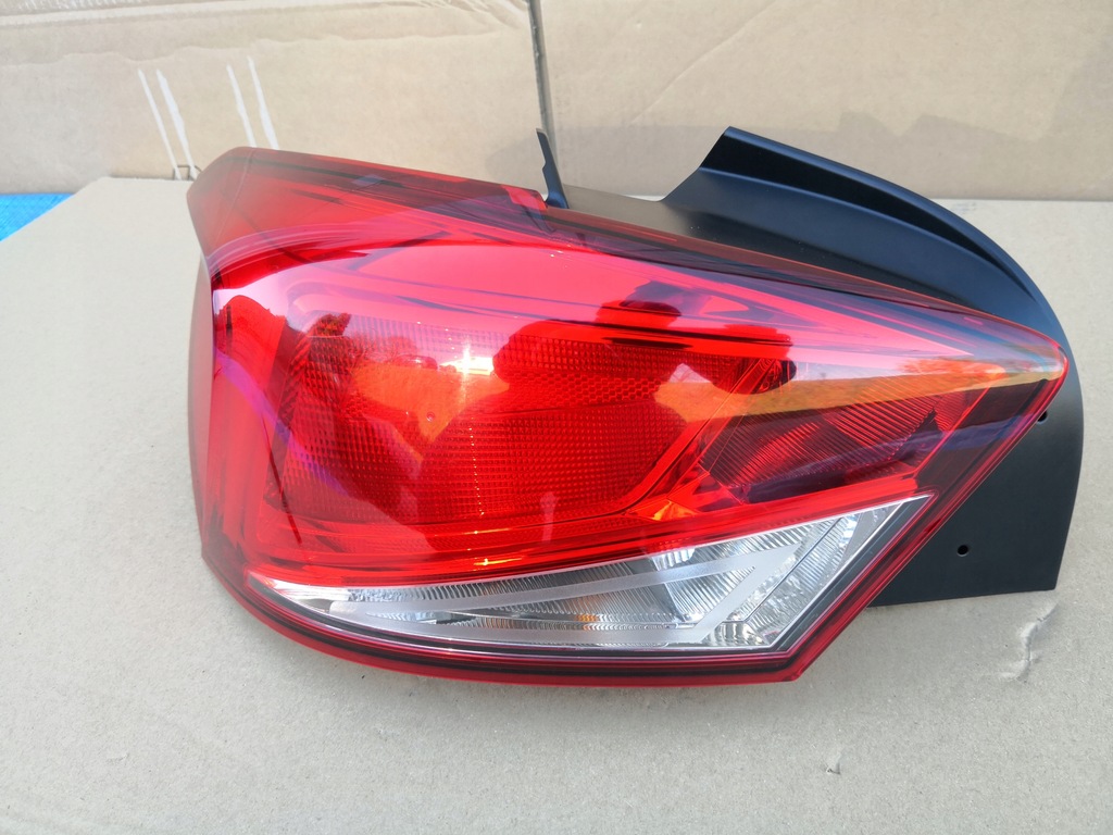 фото №12, Seat ibiza v 6f0 17- лампа задняя левая 6f0945095h