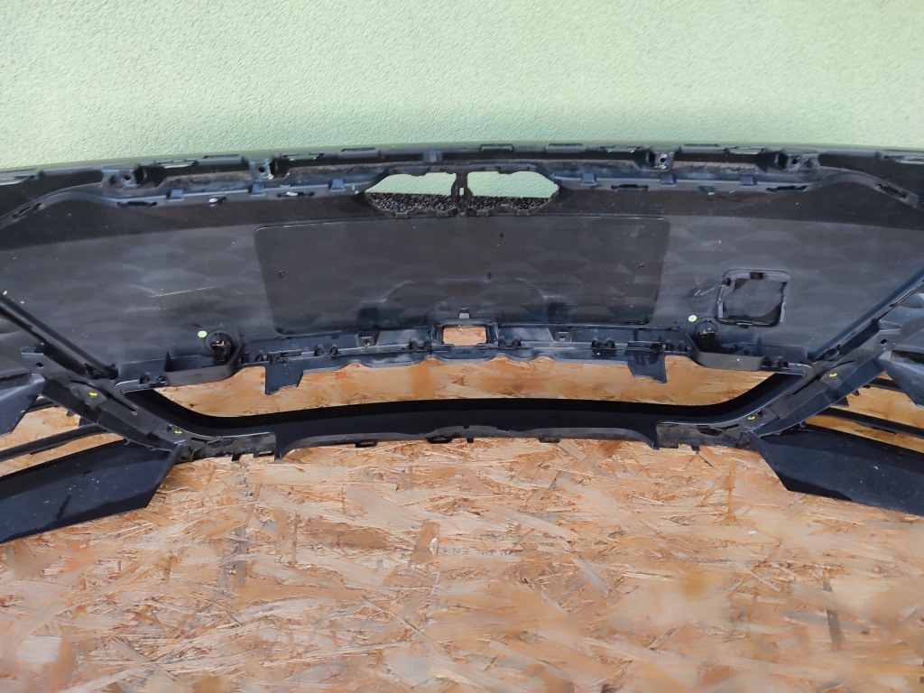 фото №8, Бампер перед передний audi e-tron gt 4j3807221 оригинал хороший