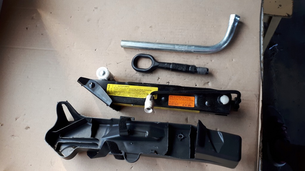 фото №1, A6 c7 4g домкрат подъемник ушко корпус a7 4g