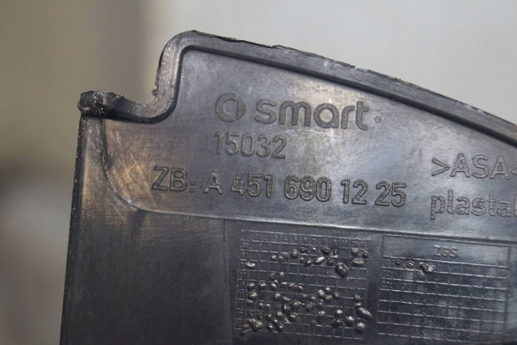 Smart fortwo ii 451 молдинг защита стойка правый задний  a4516901225 Недорого