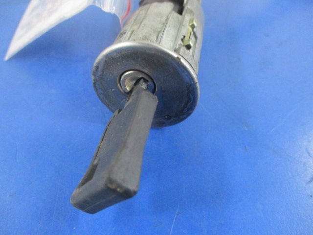 фото №2, Renault rapid express 84-96 1.6d замок запалювання колодка