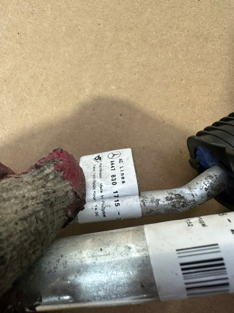 Шланг кондиционера, трубка кондиционер, пабтрубок  mercedes w447 cz, vito европа Недорого