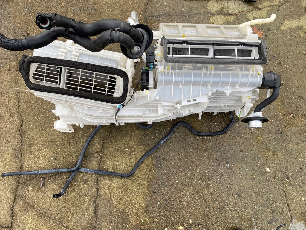 фото №1, Lexus ls 500 3.5 v6 отопитель