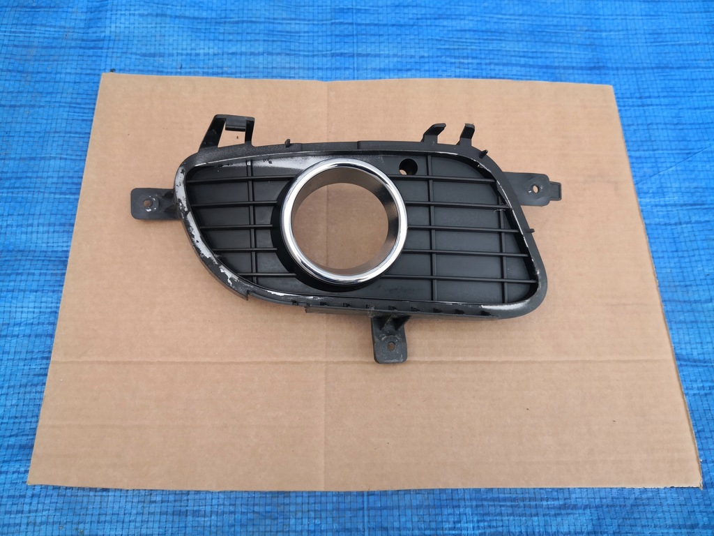 фото №1, Mercedes a klasa w169 решётка правая перед хром