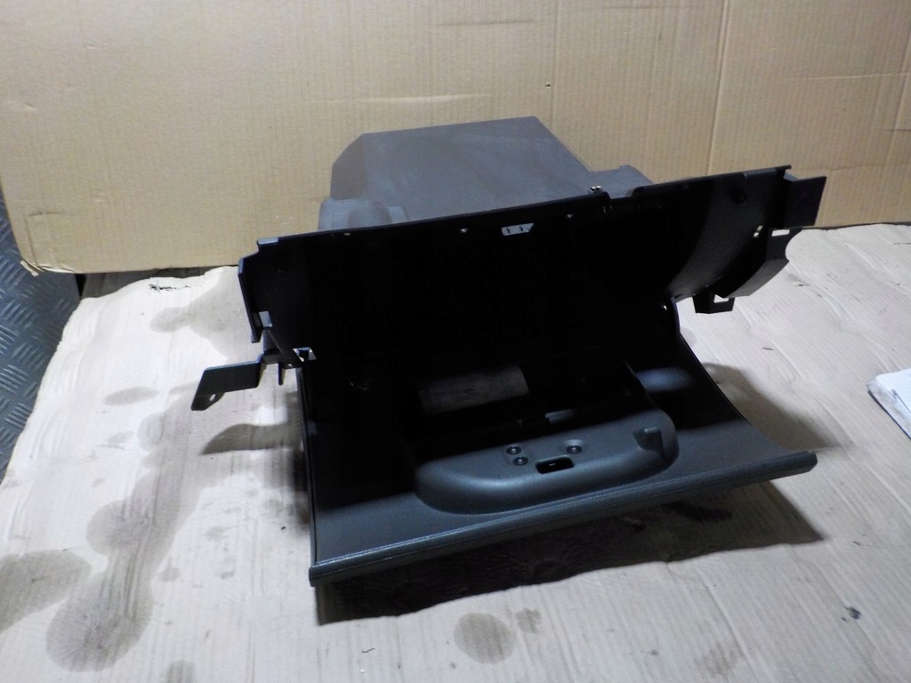 фото №2, Ford focus c-max 1.8 b 2003r. бардачок пасажира 3m51-r06008