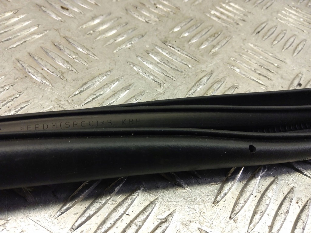 фото №11, Kia niro 2021 резиновый прокладка дверь передних