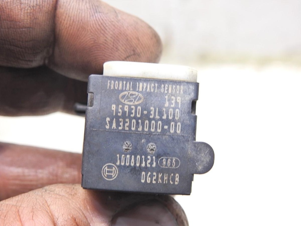 фото №7, Датчик ударный hyundai santa fe ii 95930-31100 sa3201000-00