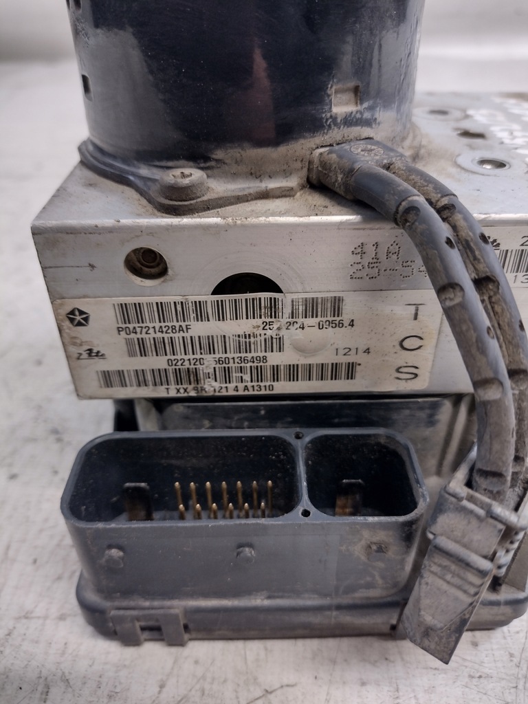 фото №8, Насос abs chrysler voyager iv 2,8 crd 110 kw 150 km p04721428af
