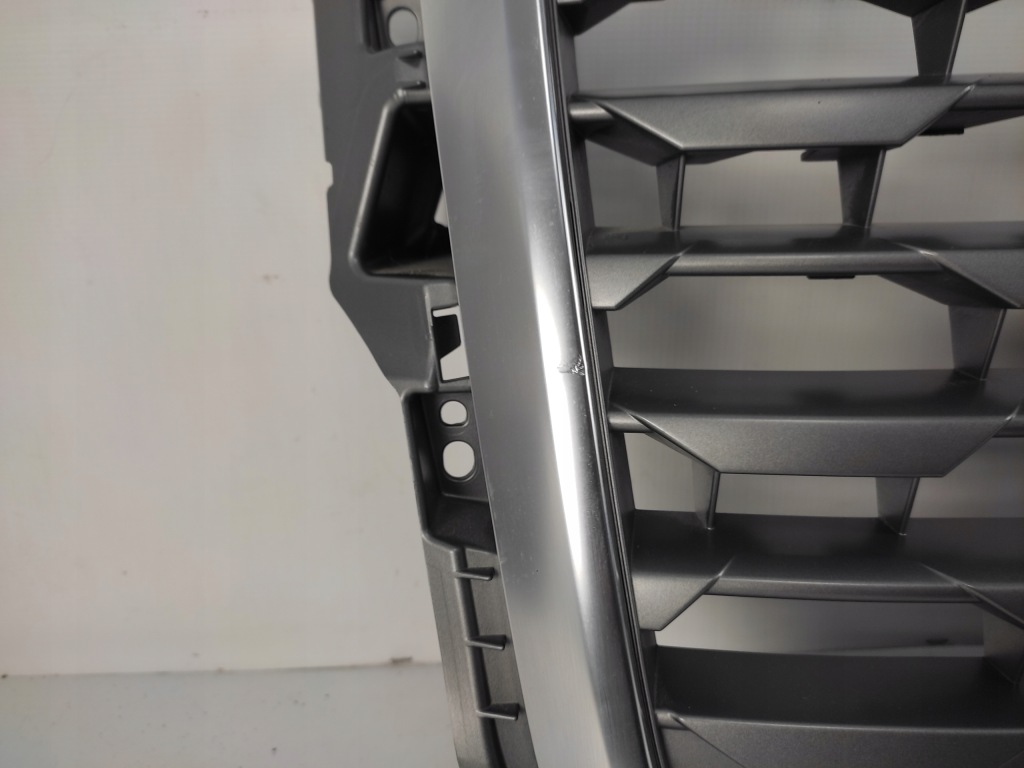 Audi q2 81a решітка радіатора решітка  радіатора перед 2016- 81a853651 в Україні