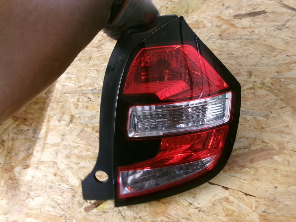 фото №1, Renault twingo iii лампа правая задняя europa