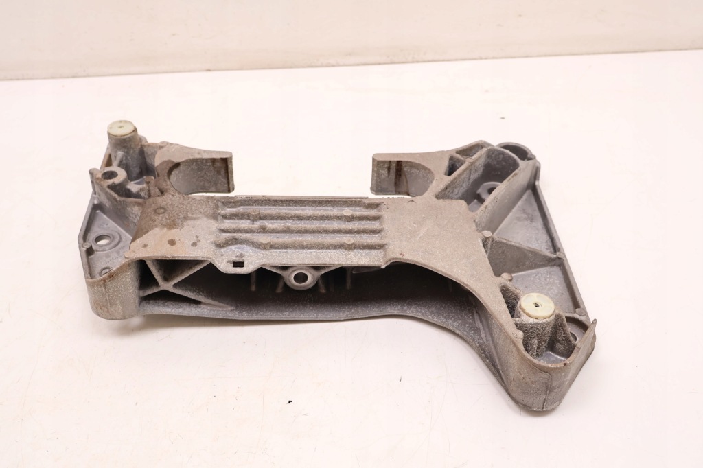 Bmw 3 g20/21 330e кронштейн подушка коробки передач 9485333, 22329485334 в Украине