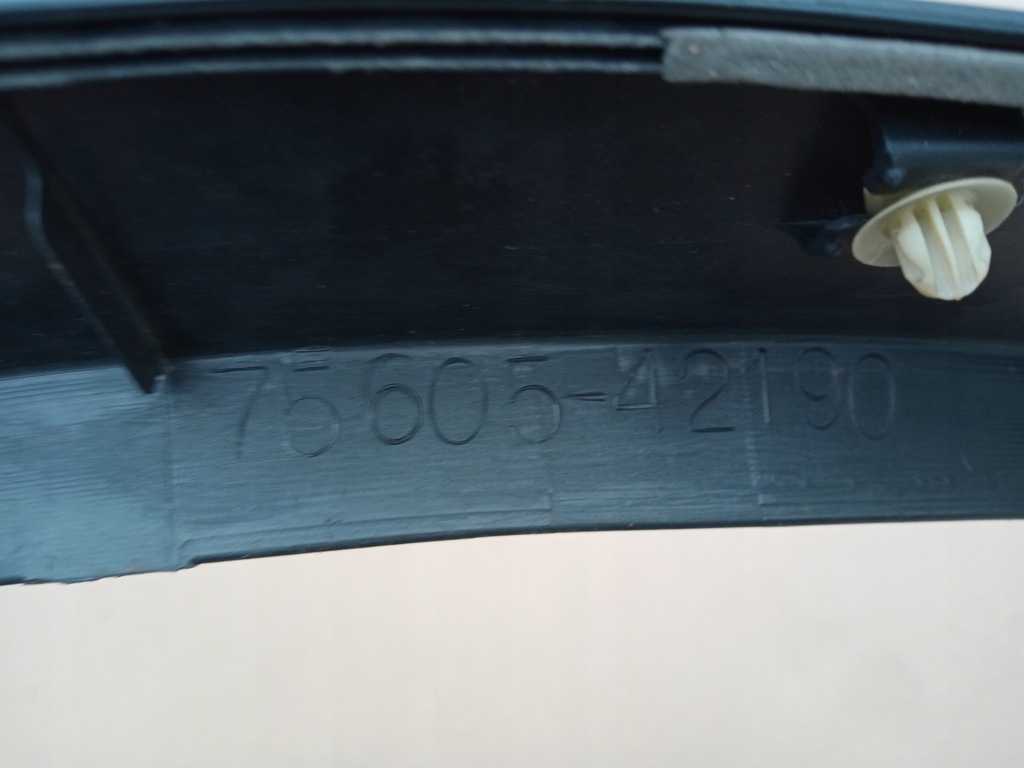 фото №6, Toyota rav 4 права молдинг крила задня 2006-12r