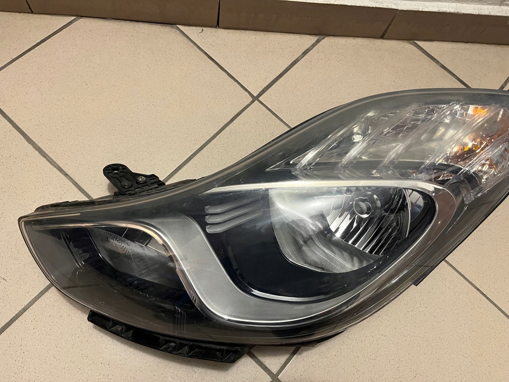 фото №10, Hyundai ix20 ix-20 10- лампа передняя перед левая