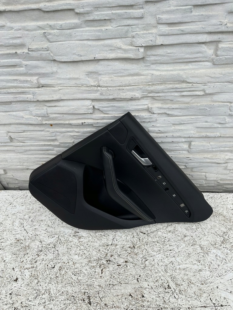 фото №1, Q5 8r обивка обшивка дверь правый задняя