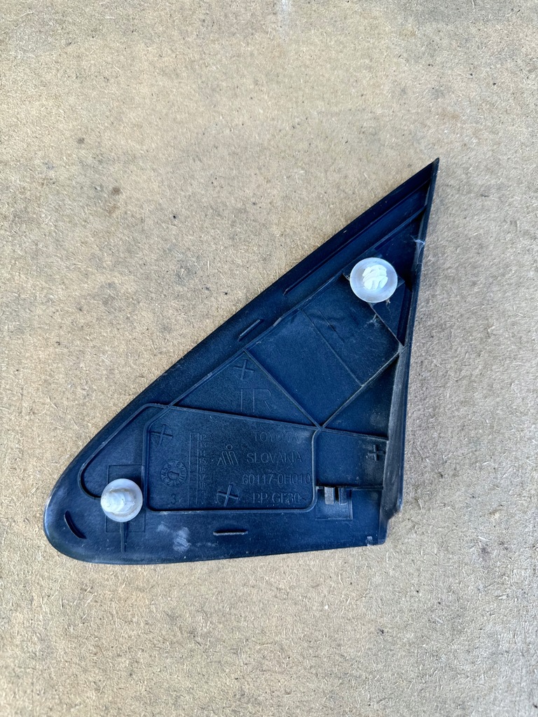 фото №9, Toyota aygo молдинг накладка трикутник крила правий 60117-0h010