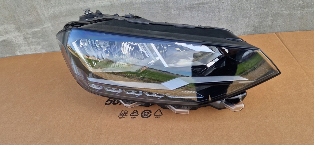 фото №1, Лампа led vw golf sportsvan 517941006d правая idealna jak nowa