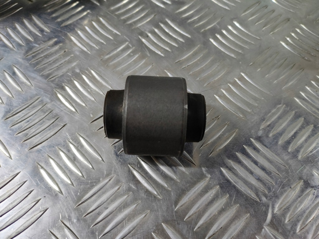 фото №1, Genesis coupe втулка резиновый элемент рычага передний перед