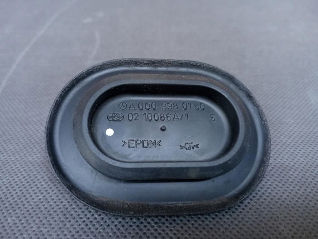 фото №2, Mercedes slk r171 заглушка rewizji підкрилок задня заднього a0009980150