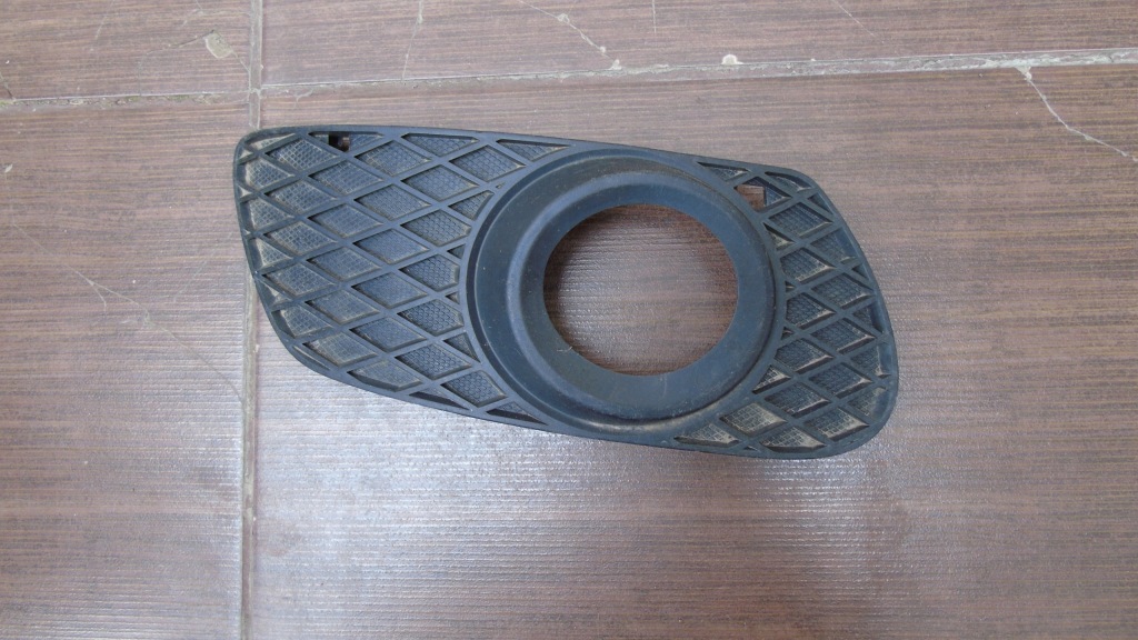 Купити Решітка бампера перед права mb ml 164 04-08