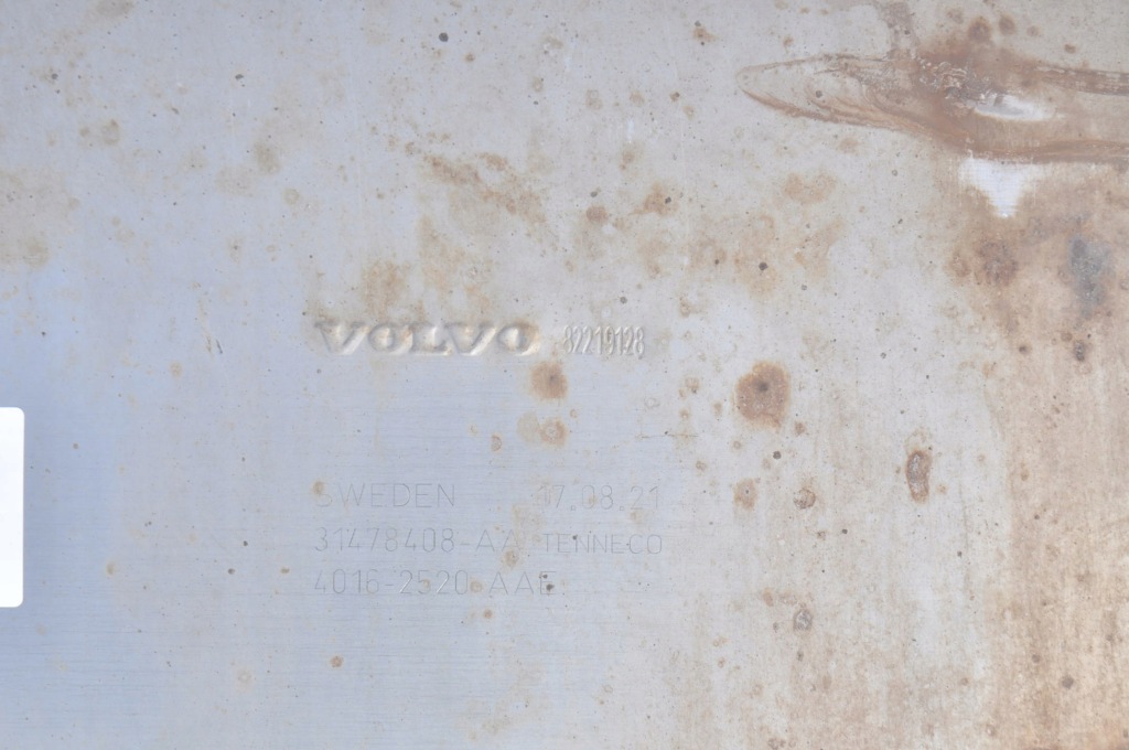 фото №3, Volvo s90 v90 2.0 d4 d5 труба выхлопная гаситель конечный 82219128 31478408