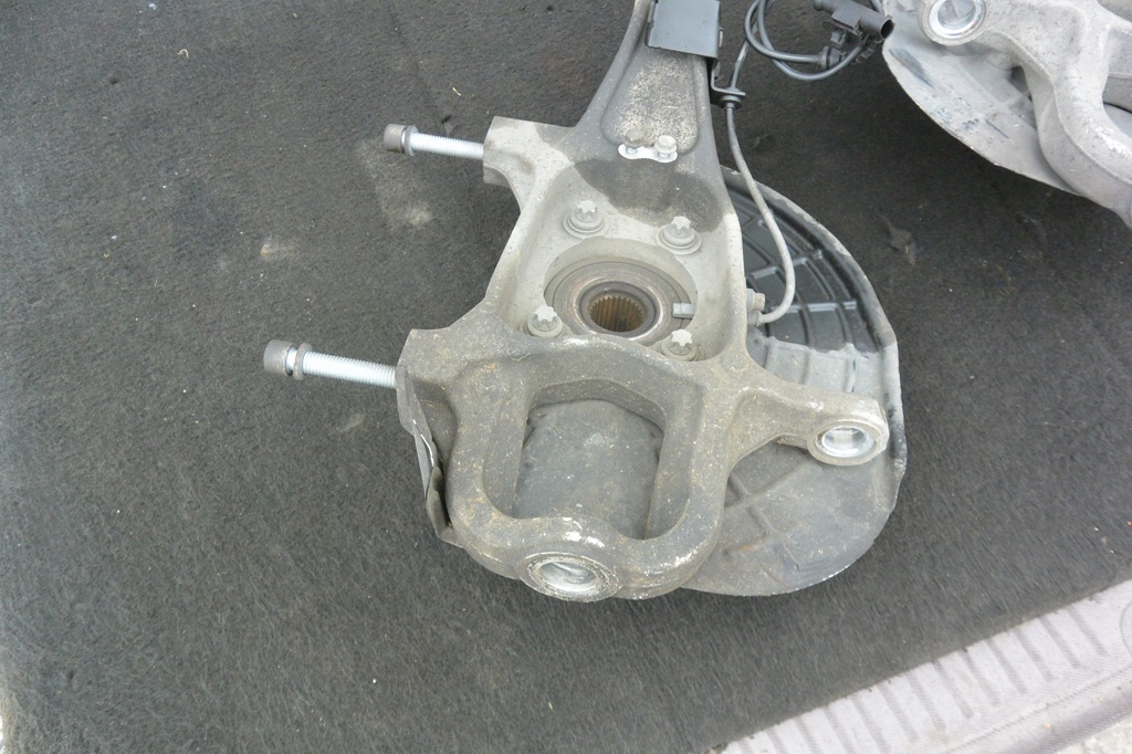 фото №8, Ghibli quattroporte поворотный кулак левая правая перед q4