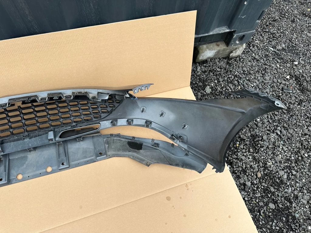 Бампер ferrari roma оригінал перед гарний стан ні клеєний Київ