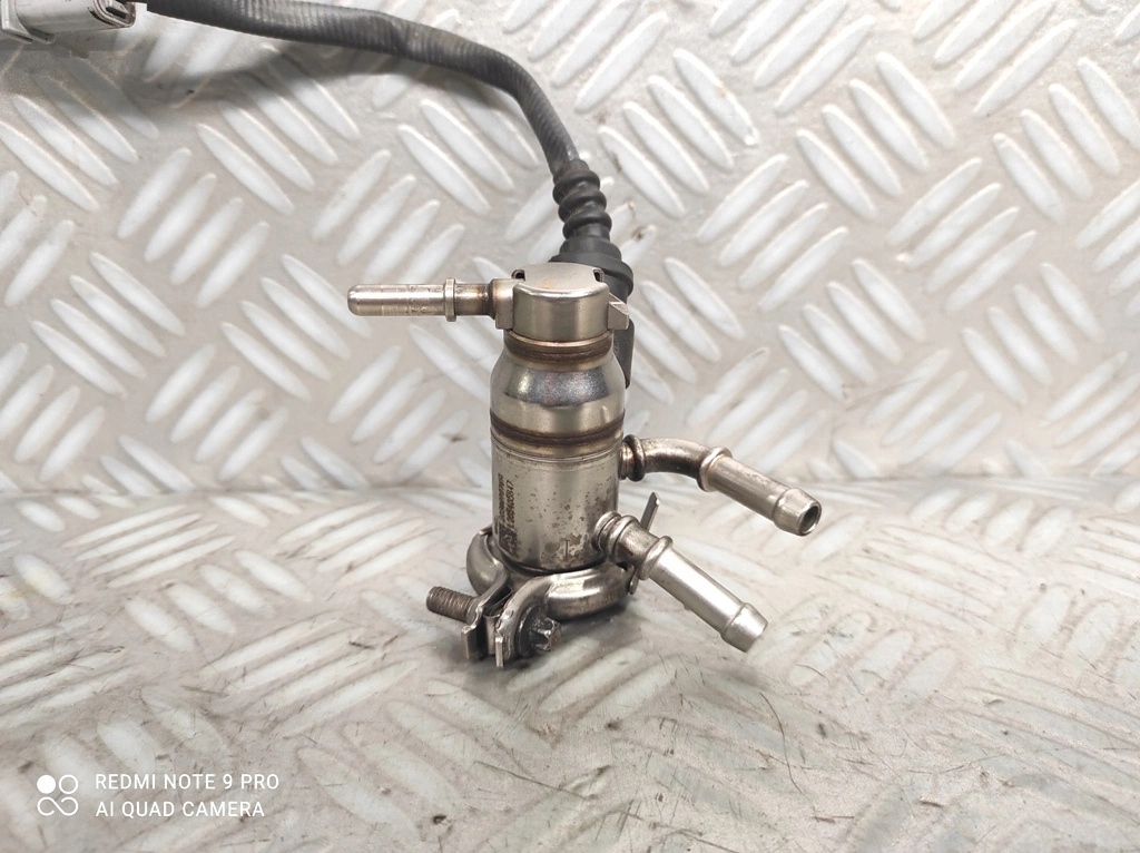 фото №1, Форсунка adblue 208997976r renault grand scenic iv 4 1.7 dci