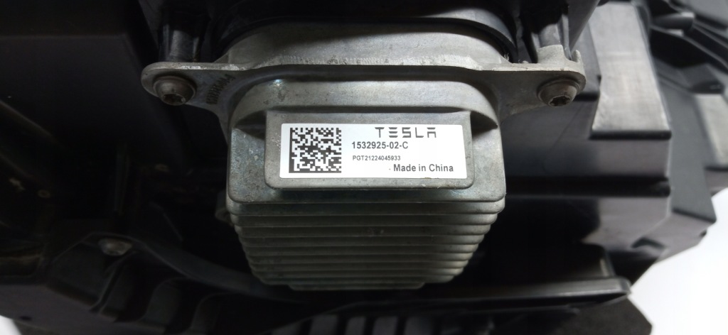 Tesla model 3 y рестайлінг  20- фара перед правий full led європа  1514953-00-c Оригінал