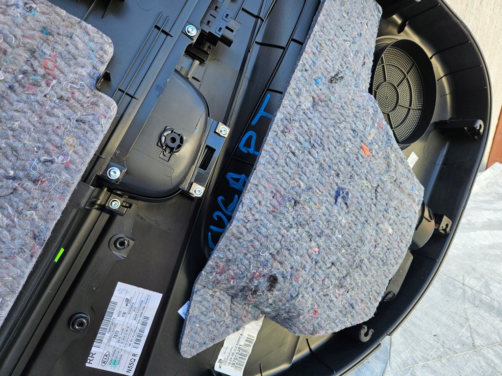 фото №7, Обшивка двері правий задня kia venga 09-19