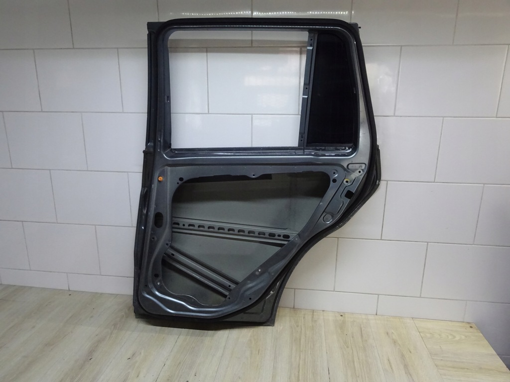 фото №10, Mercedes w204 c-klasa kombi дверь правое задние задняя