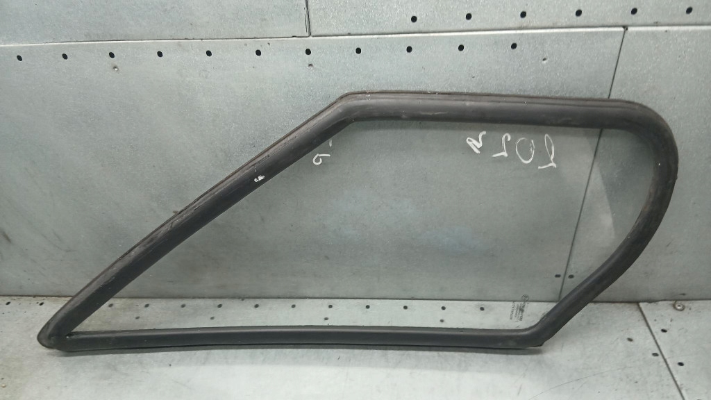 фото №7, Скло ліва перед трикутник citroen jumper i fl 2.8d 04r