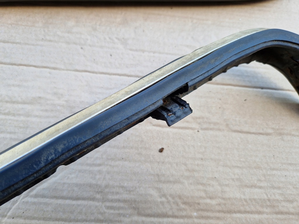 фото №8, Накладки лампа ліва права комплект mercedes w123 sedan