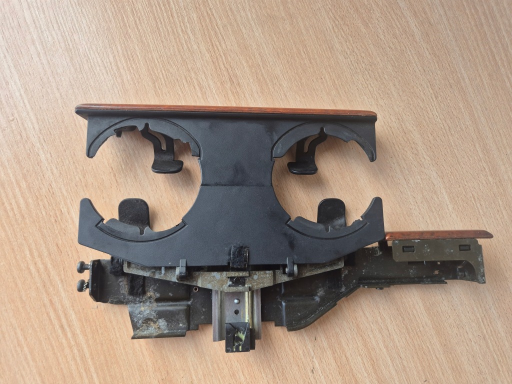 Bmw e38 кронштейн на напої чашки cup тримач 51168160476 8160476 панель  перед Доставка