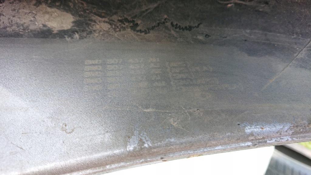 Audi a4 b9 8w рестайлинг  19- бампер передний перед Оригинал