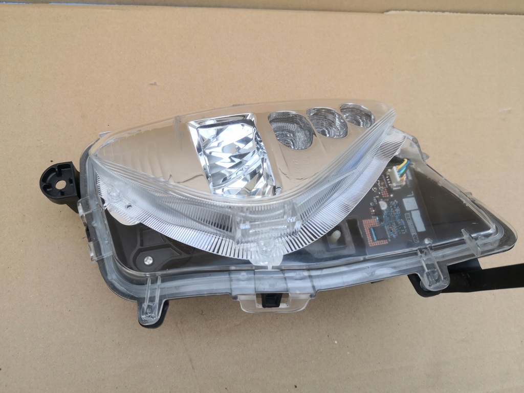 фото №4, Toyota prius iv 15- противотуманная фара передний левый led drl