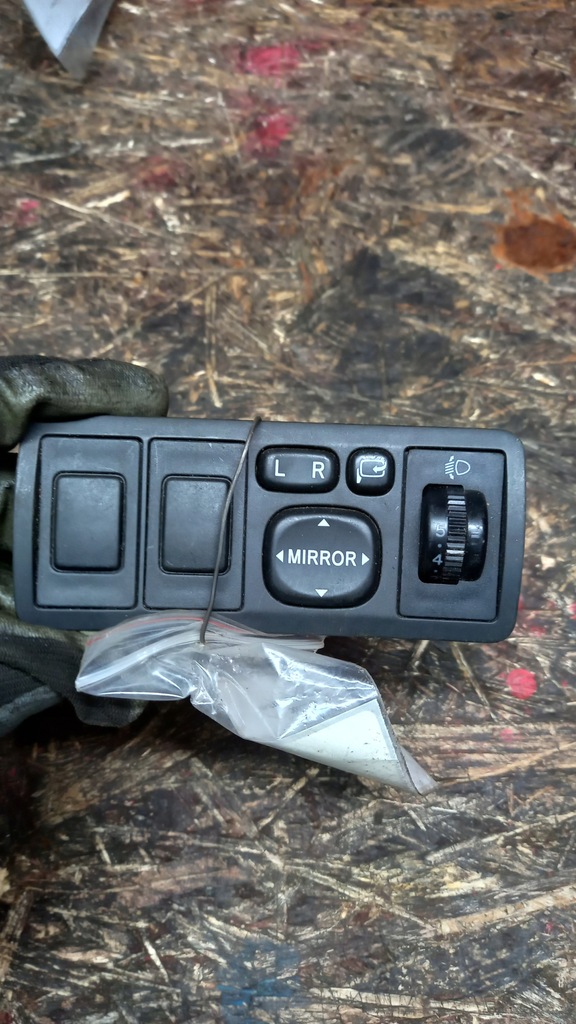 фото №1, Перемикач дзеркал toyota avensis