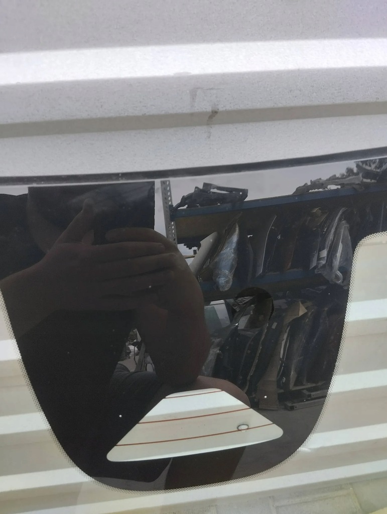 фото №6, Polestar 2 стекло перед передняя лобовое